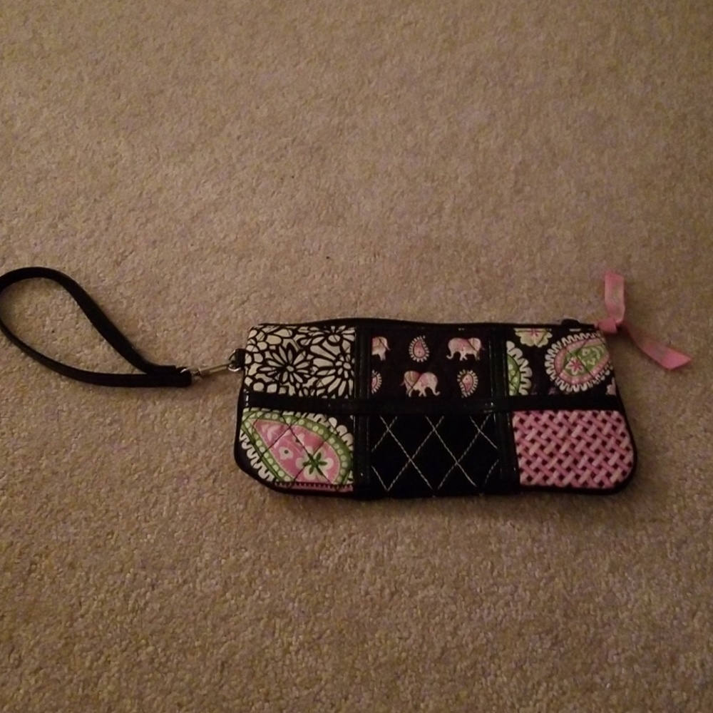 Women's wristlet